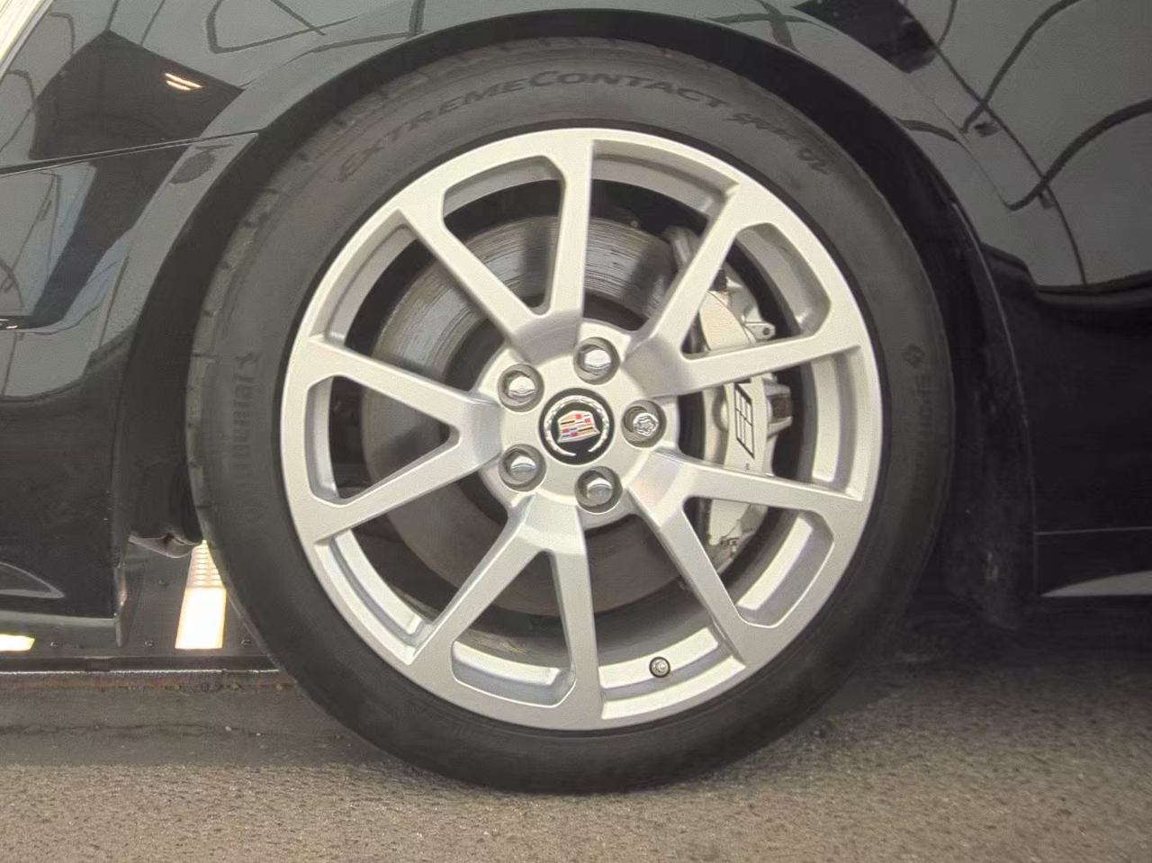 Cadillac CTS-V 4dr Sdn 2009
