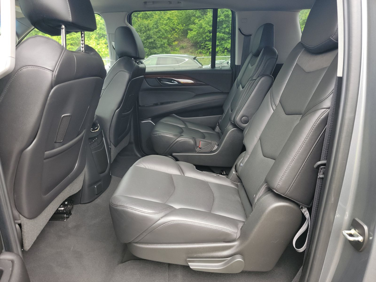 Cadillac Escalade ESV 4WD 4dr Luxury 2019