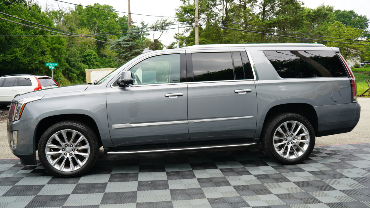 Cadillac Escalade ESV 4WD 4dr Luxury 2019