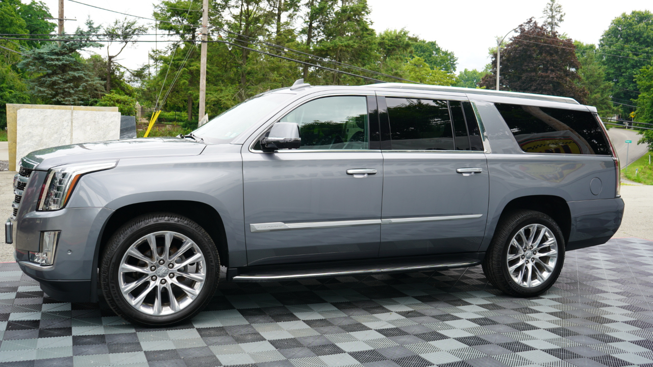 Cadillac Escalade ESV 4WD 4dr Luxury 2019