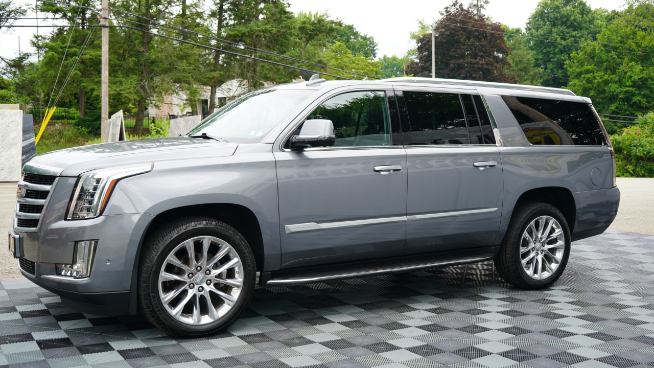 Cadillac Escalade ESV 4WD 4dr Luxury 2019