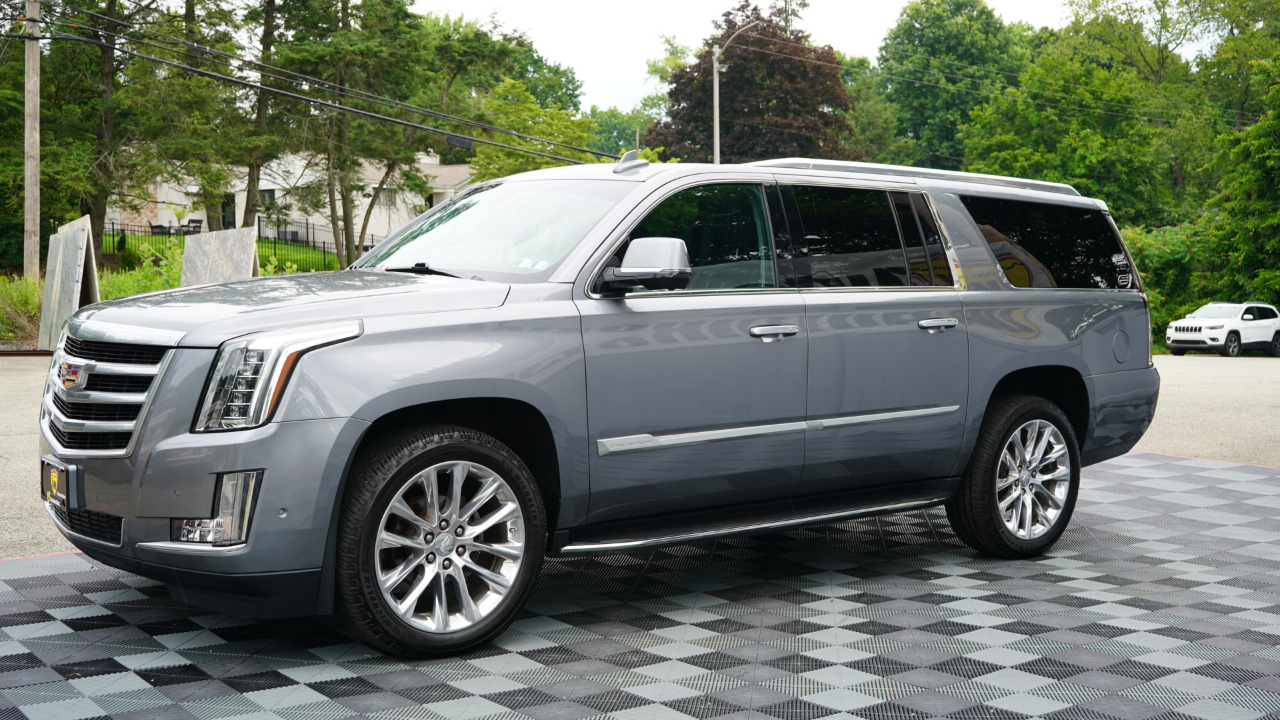 Cadillac Escalade ESV 4WD 4dr Luxury 2019