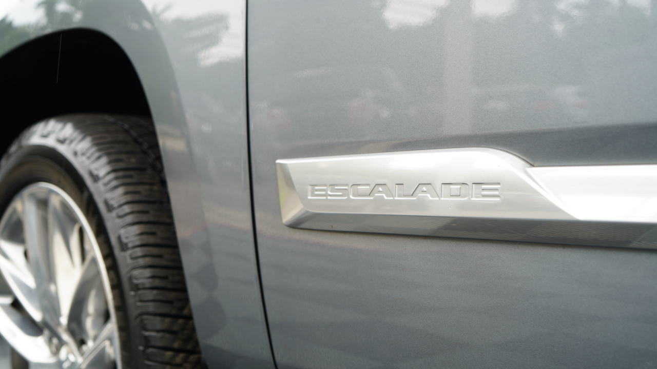 Cadillac Escalade ESV 4WD 4dr Luxury 2019