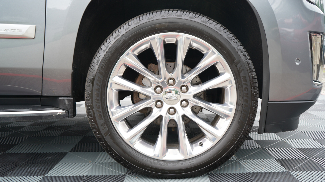 Cadillac Escalade ESV 4WD 4dr Luxury 2019