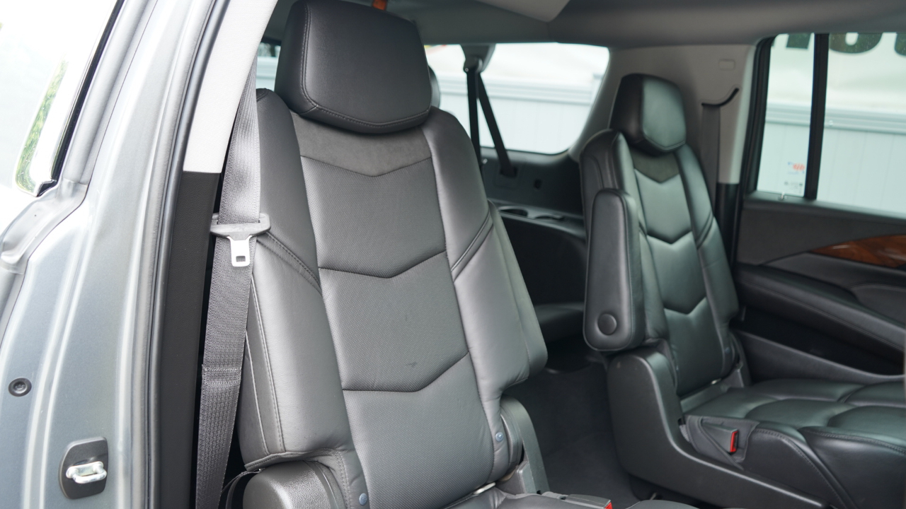 Cadillac Escalade ESV 4WD 4dr Luxury 2019