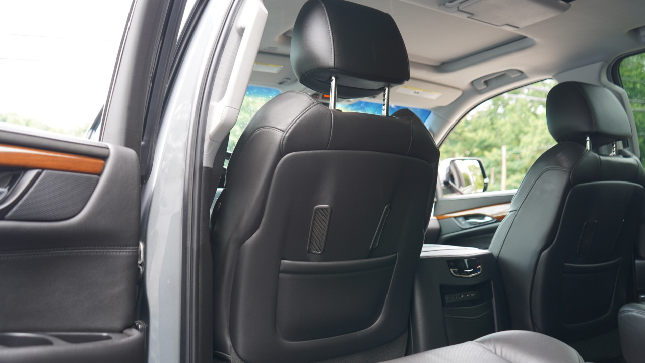 Cadillac Escalade ESV 4WD 4dr Luxury 2019