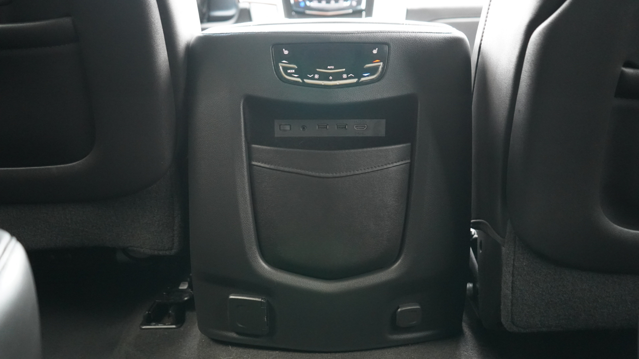 Cadillac Escalade ESV 4WD 4dr Luxury 2019