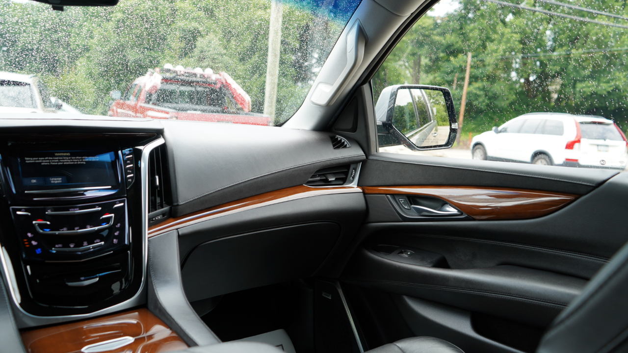 Cadillac Escalade ESV 4WD 4dr Luxury 2019