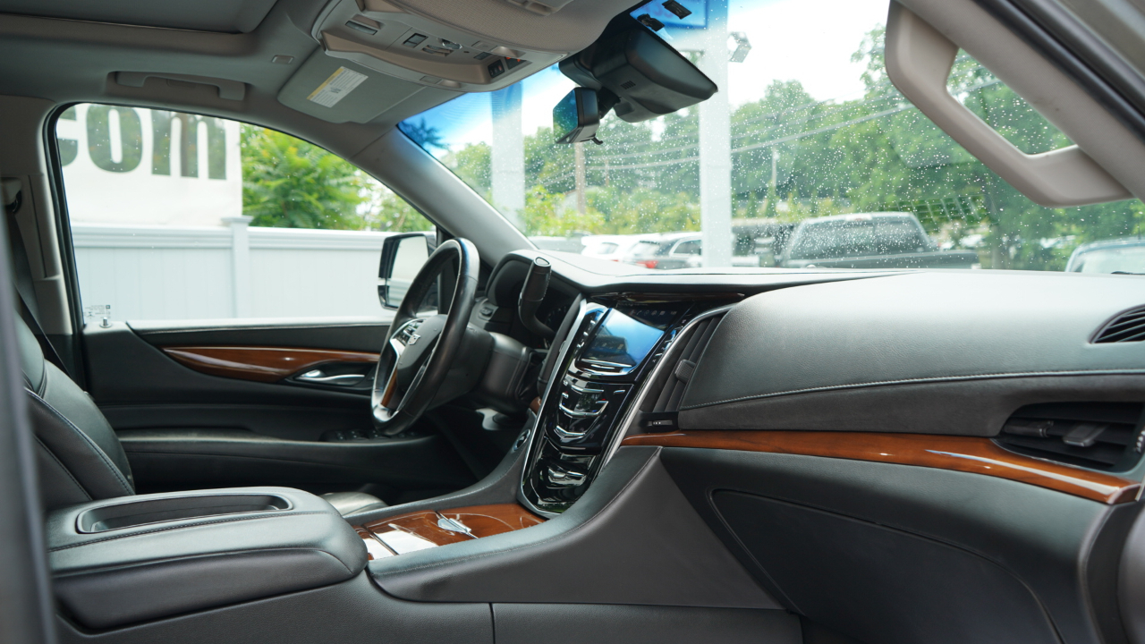 Cadillac Escalade ESV 4WD 4dr Luxury 2019