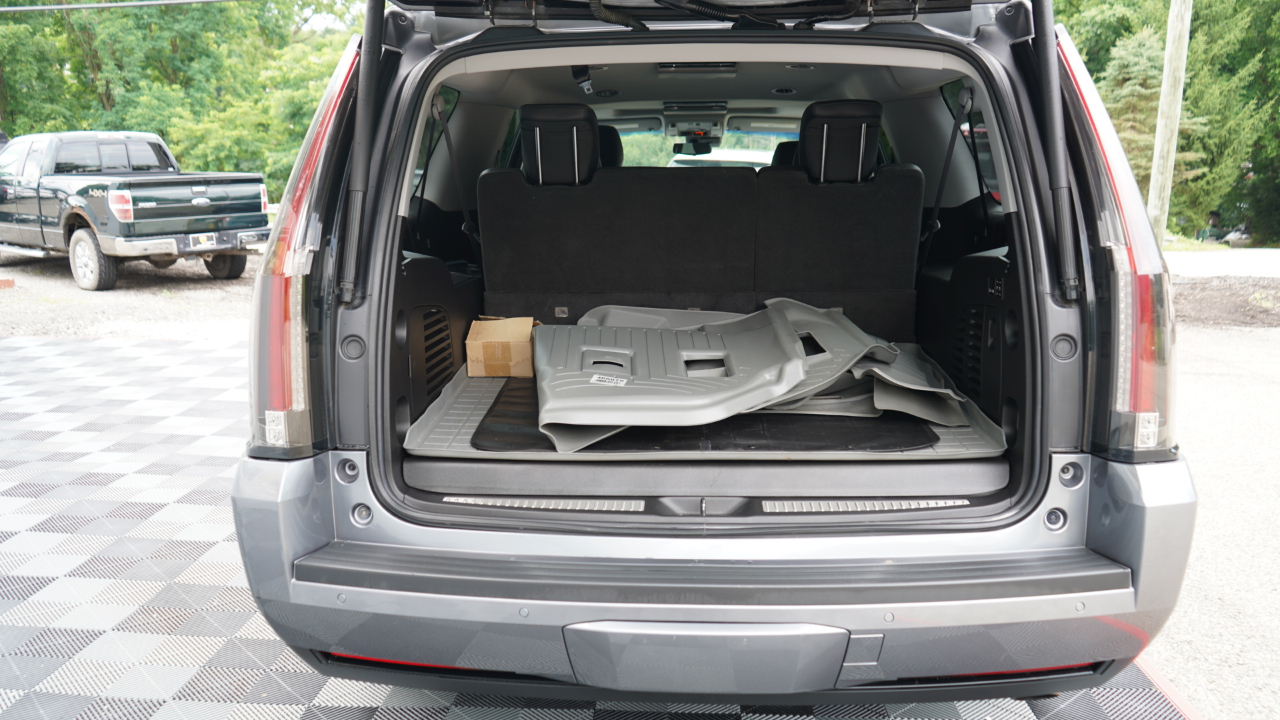 Cadillac Escalade ESV 4WD 4dr Luxury 2019