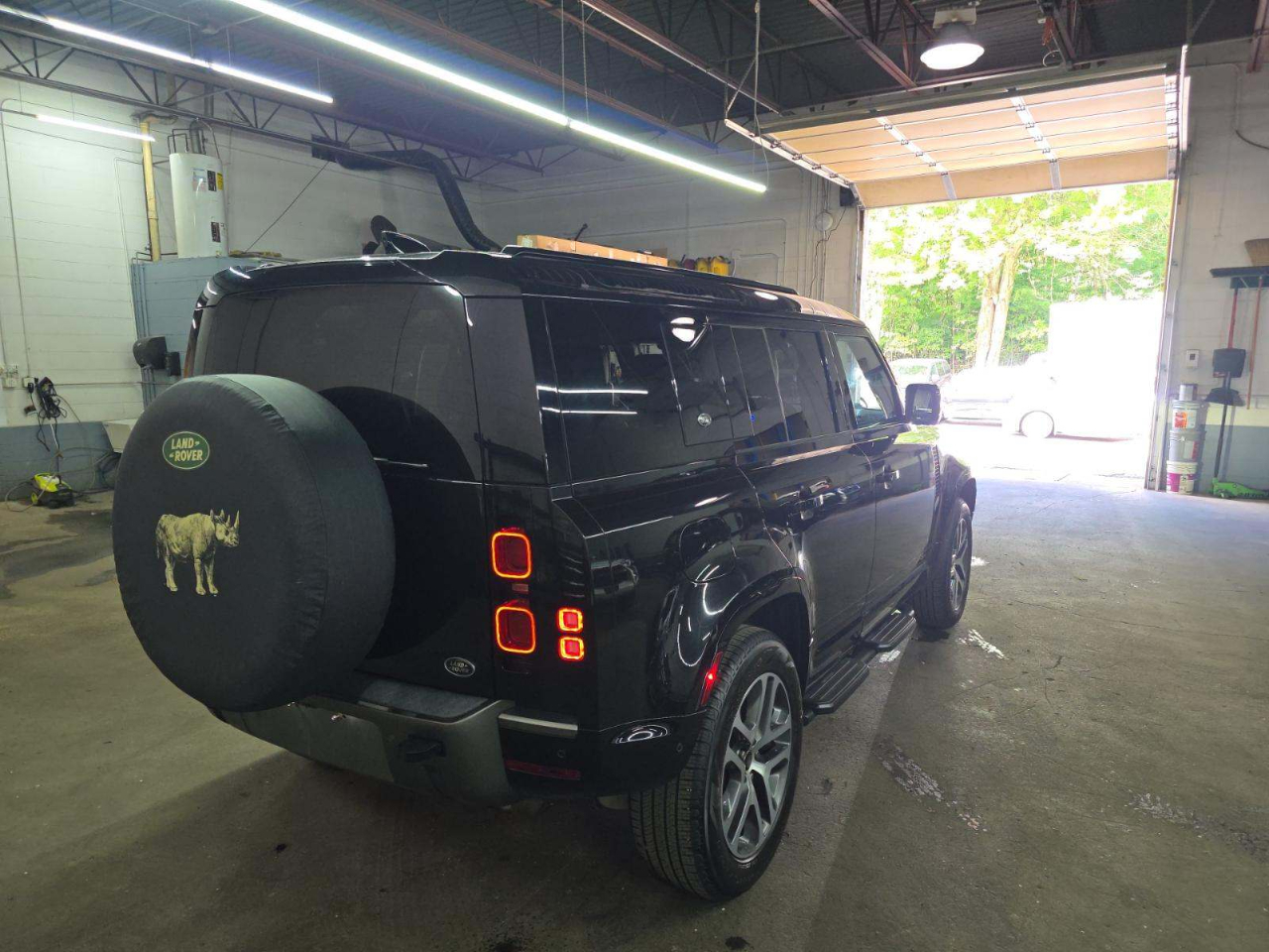 Land Rover Defender 110 X-Dynamic SE AWD 2021
