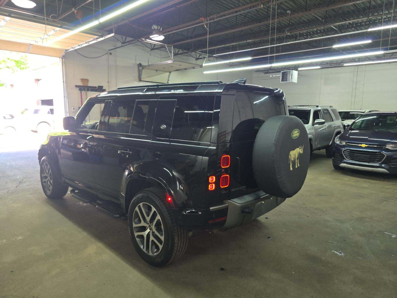 Land Rover Defender 110 X-Dynamic SE AWD 2021