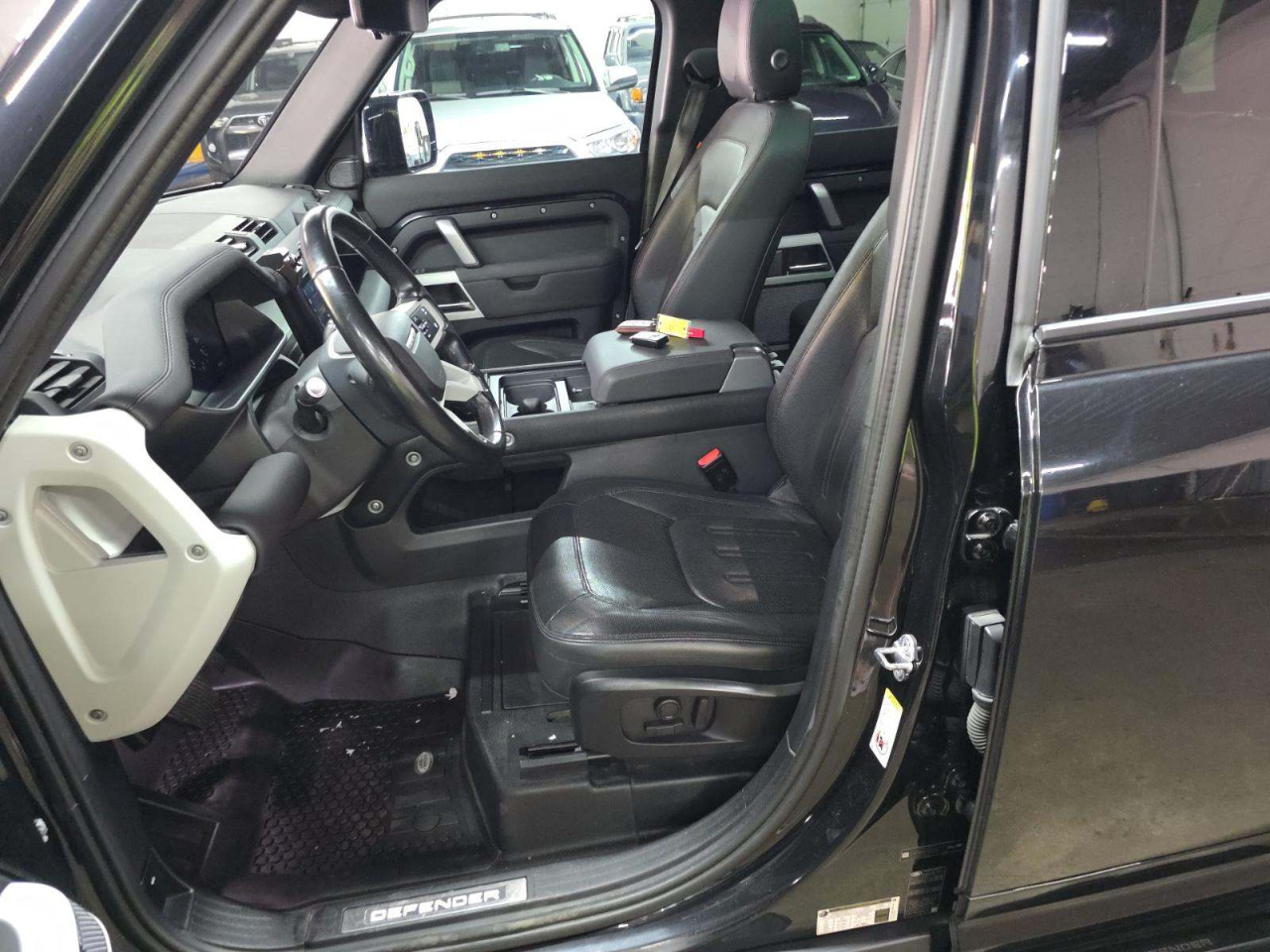 Land Rover Defender 110 X-Dynamic SE AWD 2021