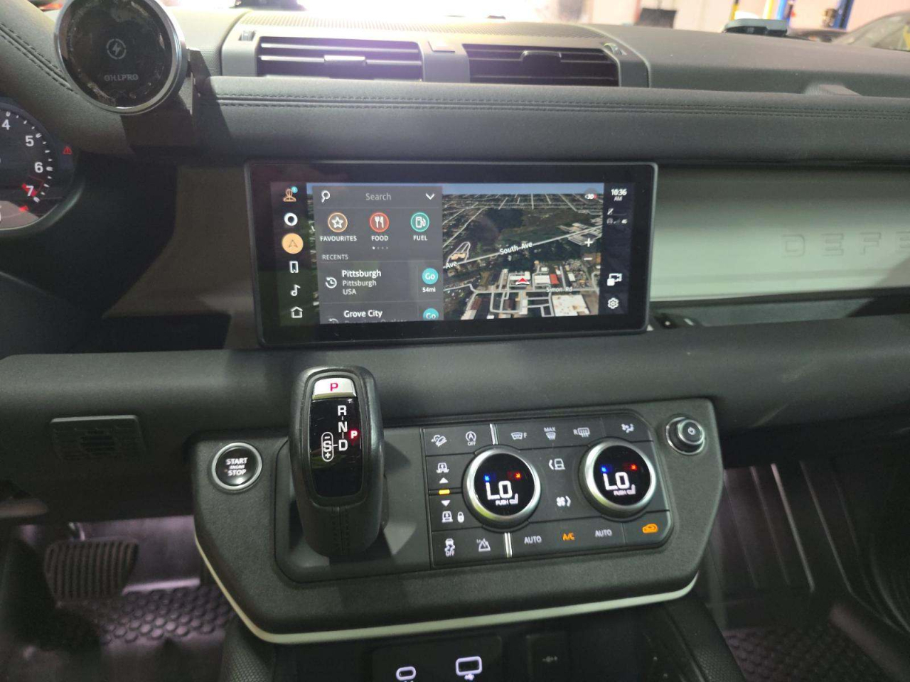Land Rover Defender 110 X-Dynamic SE AWD 2021