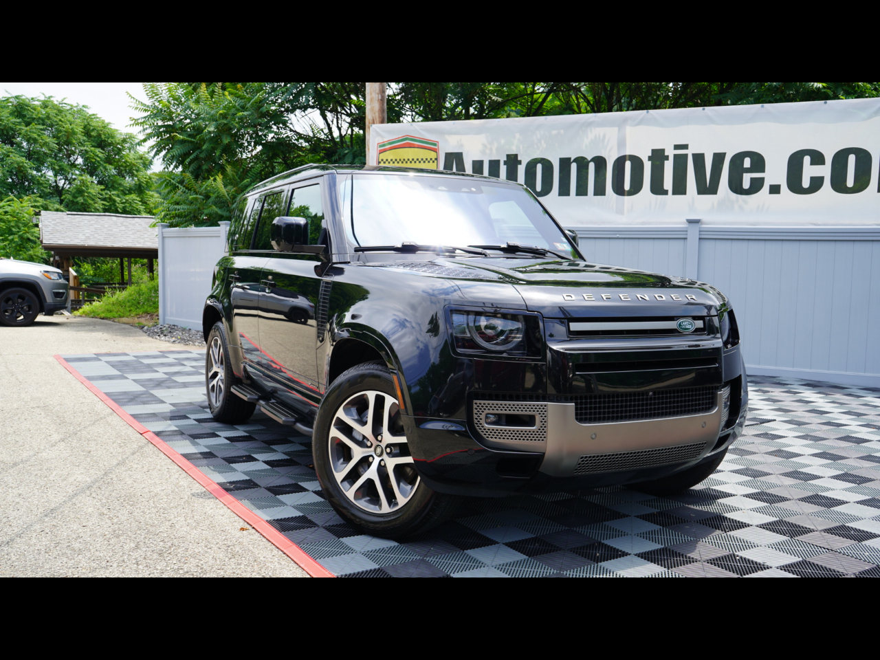 Land Rover Defender 110 X-Dynamic SE AWD 2021
