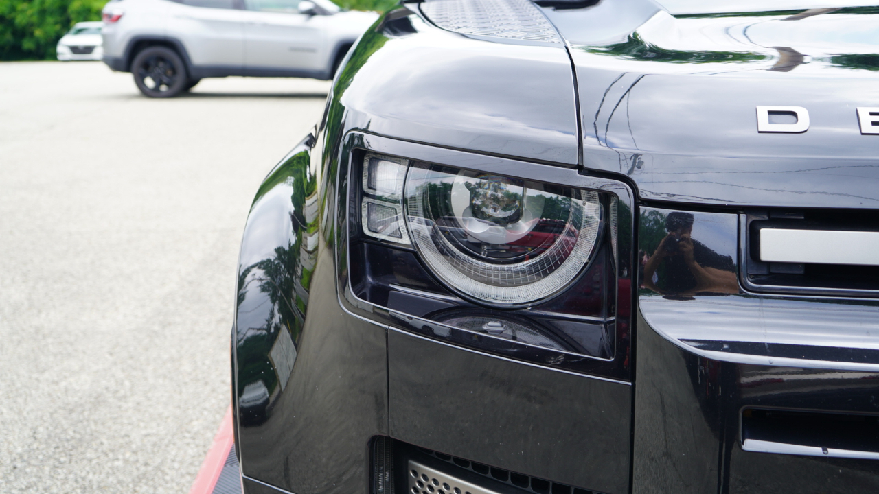 Land Rover Defender 110 X-Dynamic SE AWD 2021