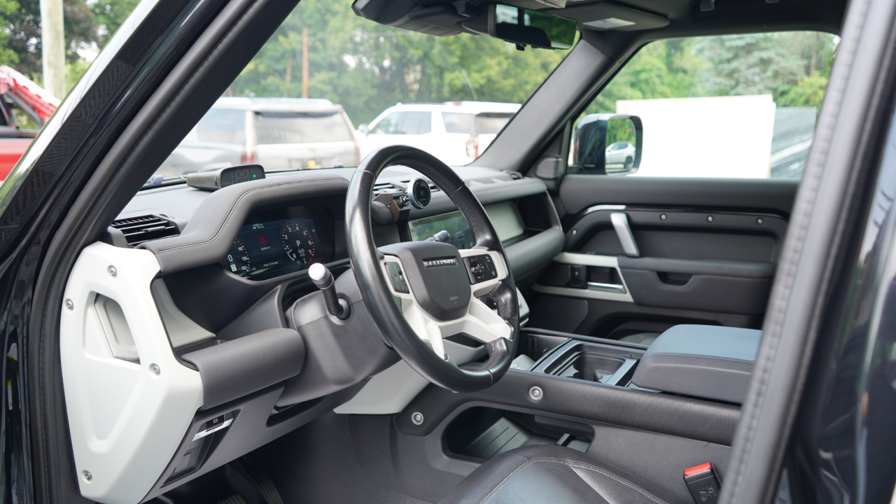 Land Rover Defender 110 X-Dynamic SE AWD 2021
