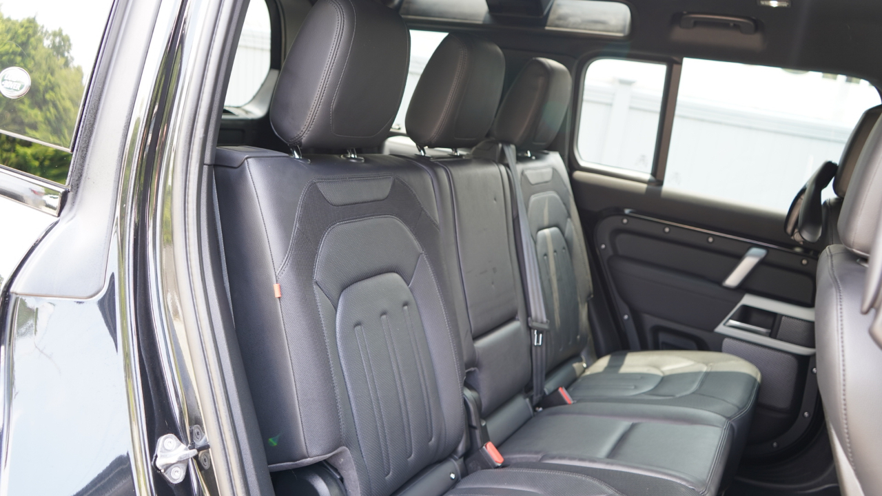 Land Rover Defender 110 X-Dynamic SE AWD 2021