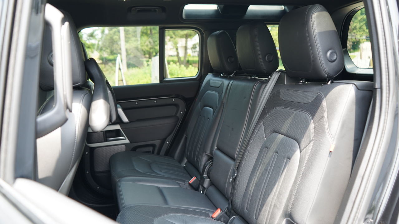 Land Rover Defender 110 X-Dynamic SE AWD 2021
