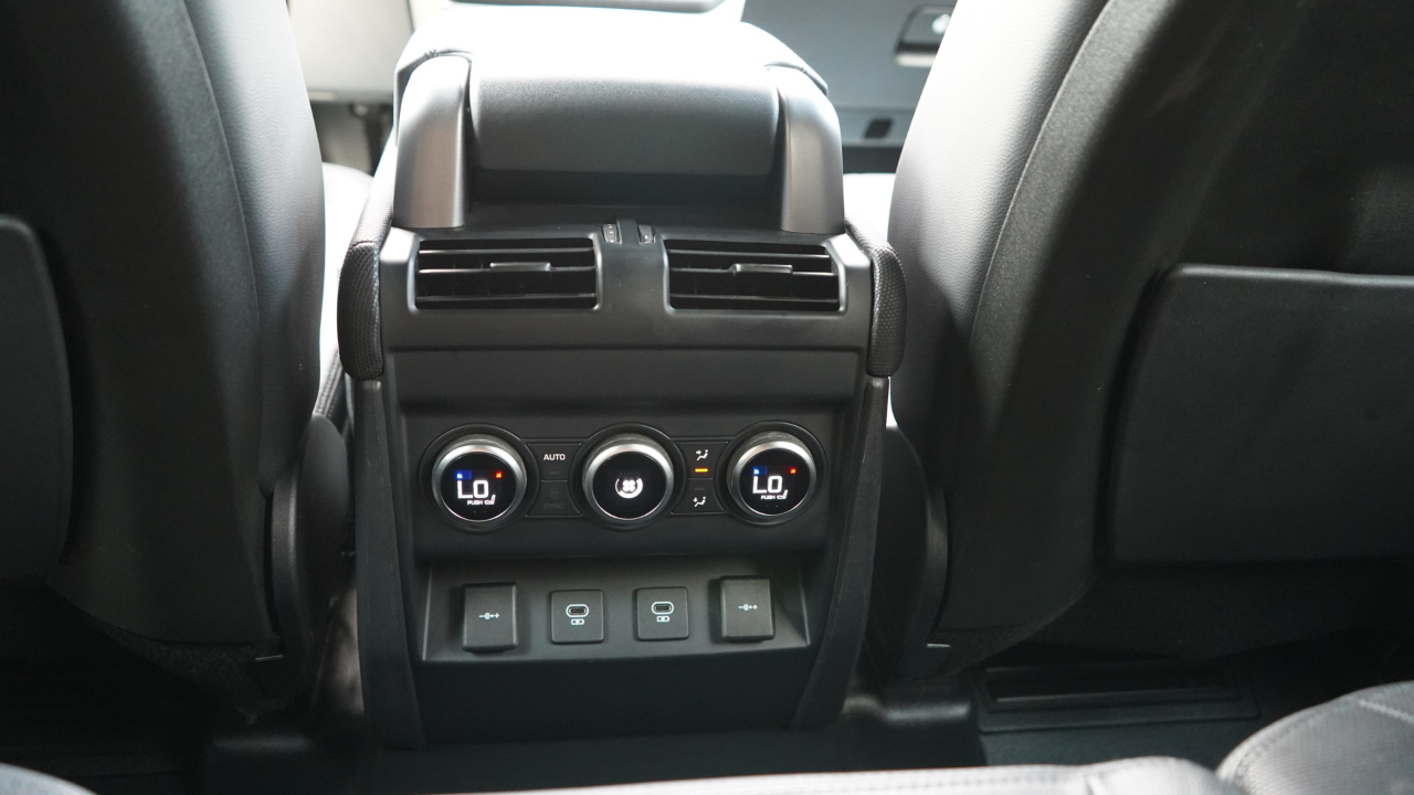 Land Rover Defender 110 X-Dynamic SE AWD 2021
