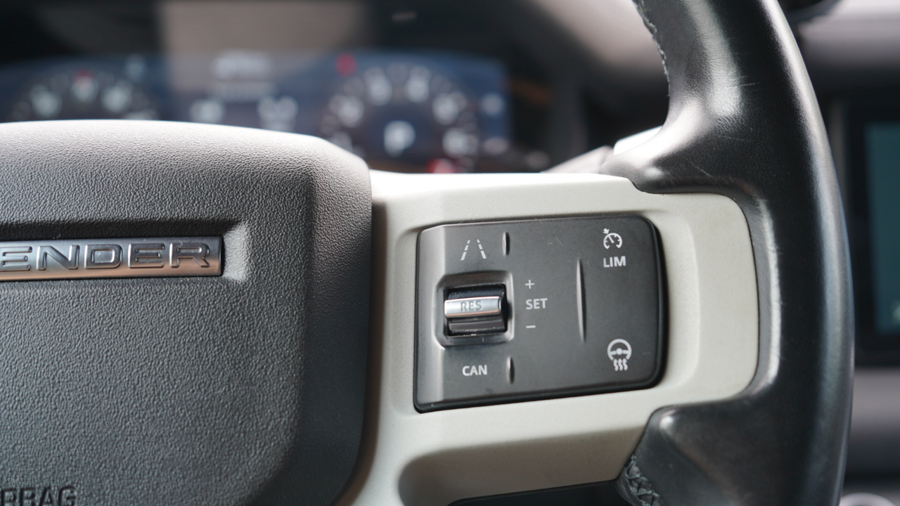 Land Rover Defender 110 X-Dynamic SE AWD 2021