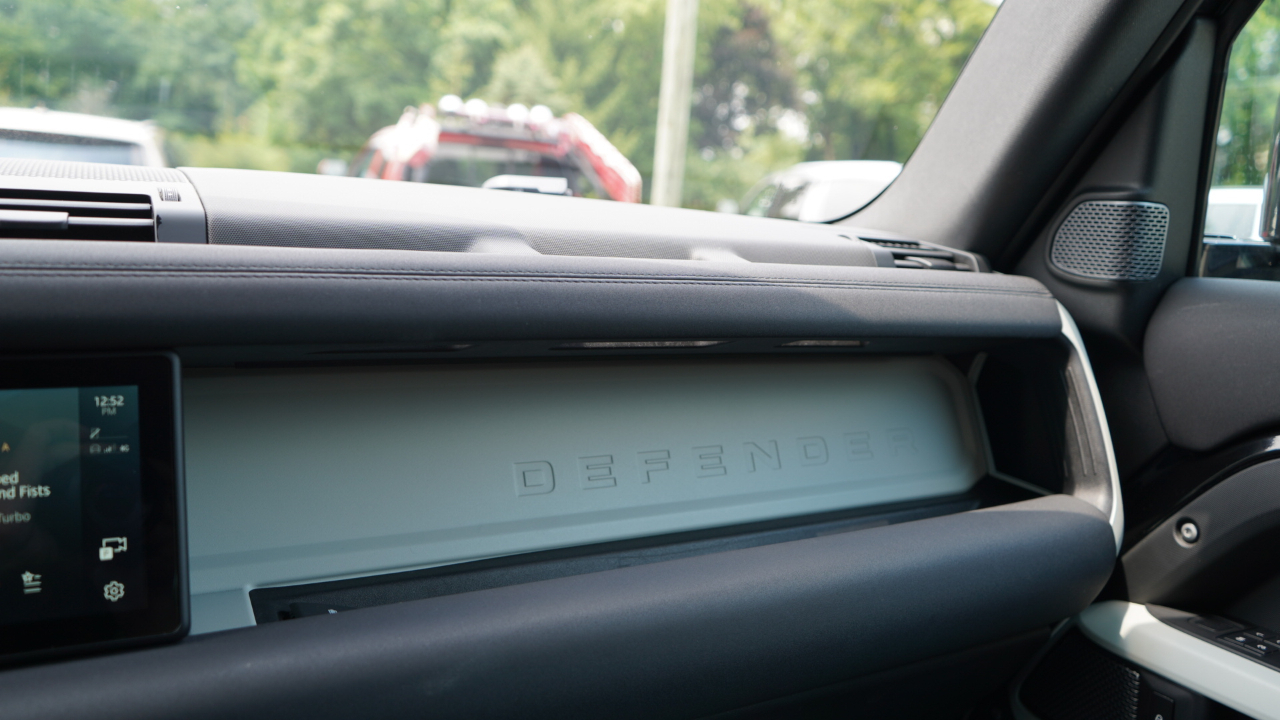 Land Rover Defender 110 X-Dynamic SE AWD 2021