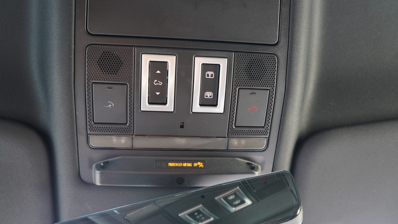 Land Rover Defender 110 X-Dynamic SE AWD 2021