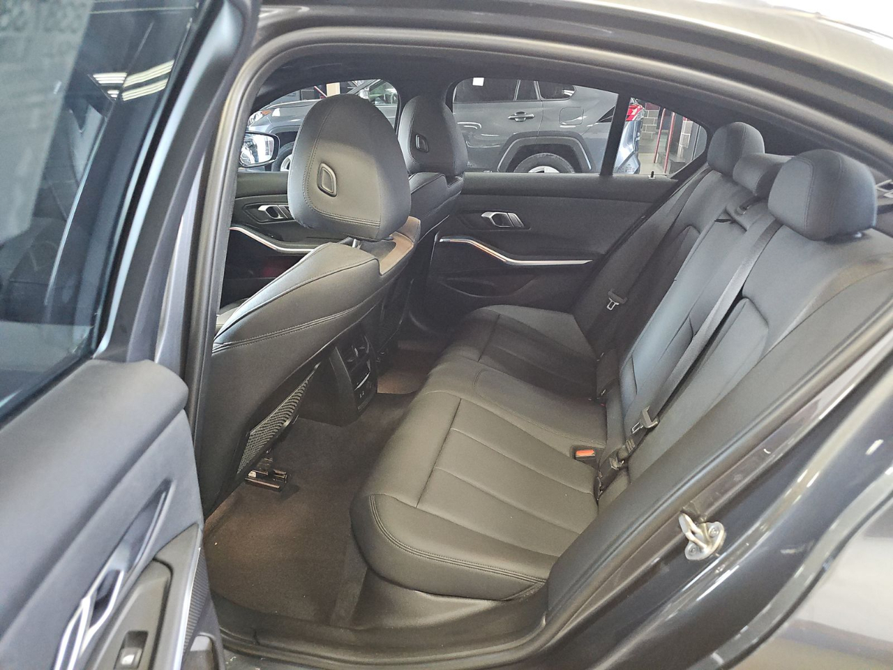 BMW 3 Series 330i xDrive Sedan 2020