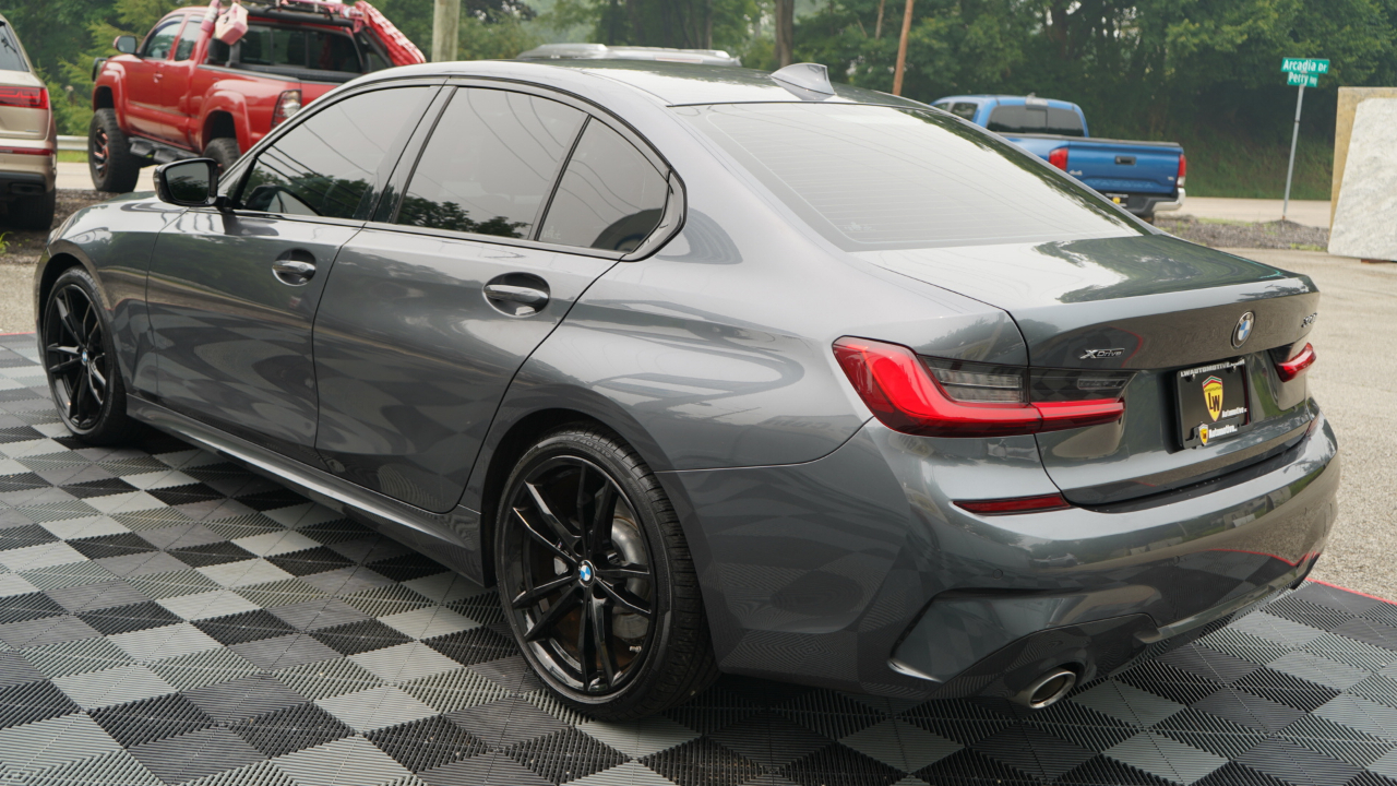 BMW 3 Series 330i xDrive Sedan 2020