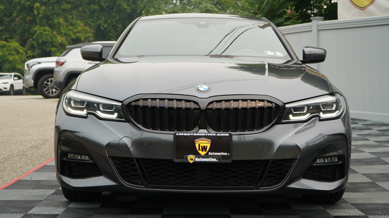 BMW 3 Series 330i xDrive Sedan 2020