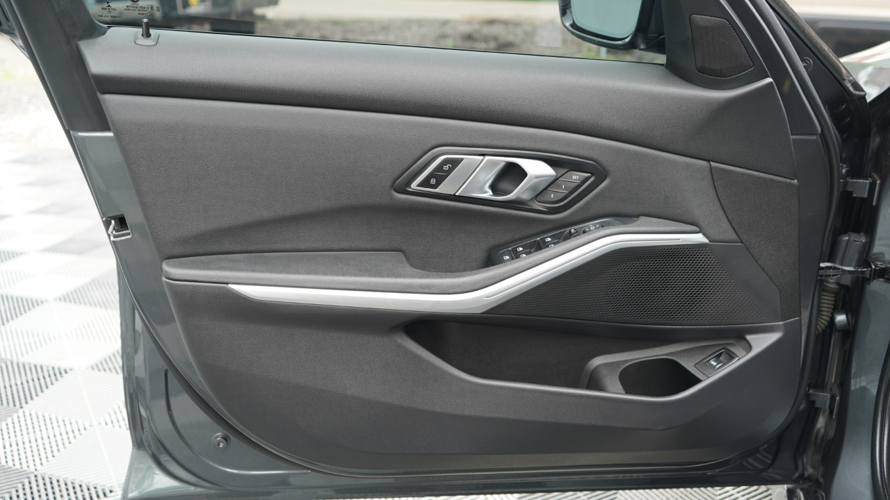 BMW 3 Series 330i xDrive Sedan 2020