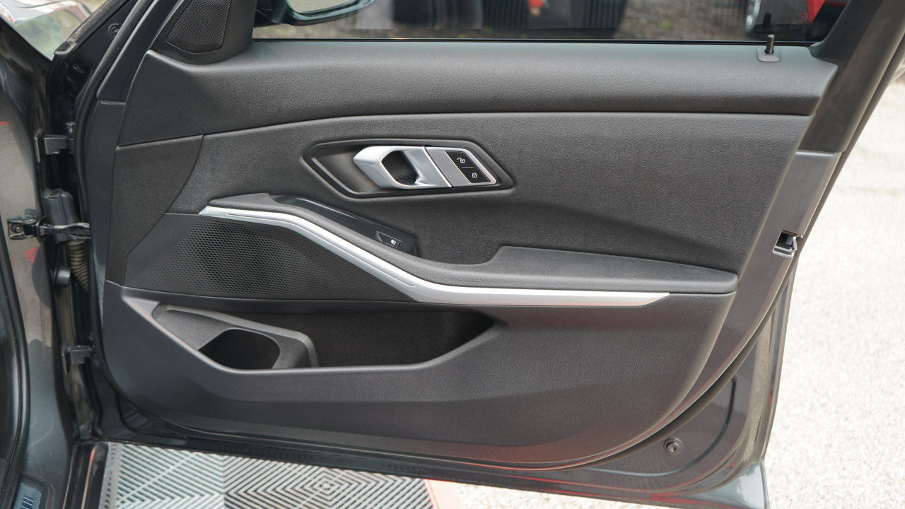 BMW 3 Series 330i xDrive Sedan 2020