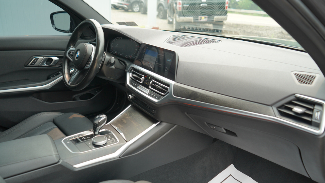 BMW 3 Series 330i xDrive Sedan 2020
