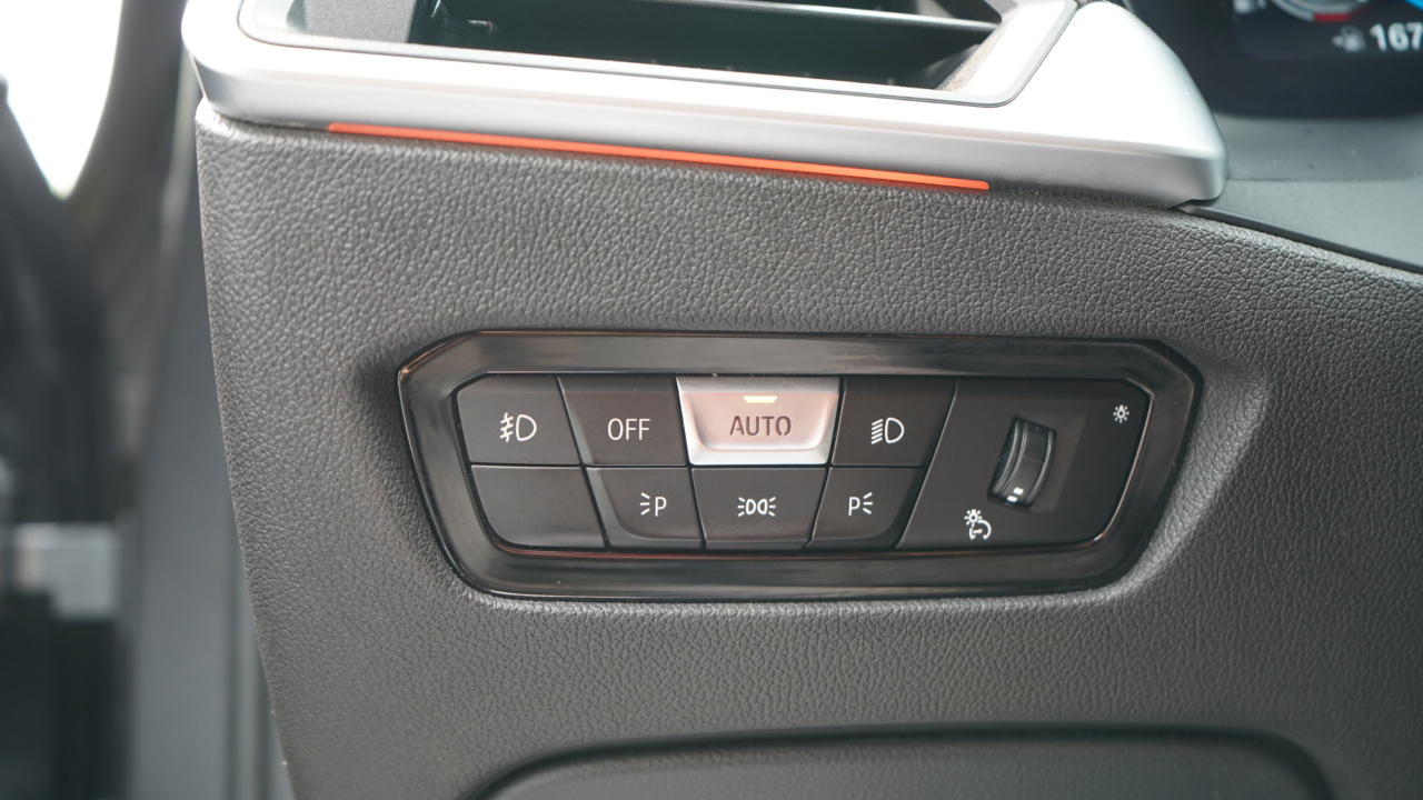 BMW 3 Series 330i xDrive Sedan 2020