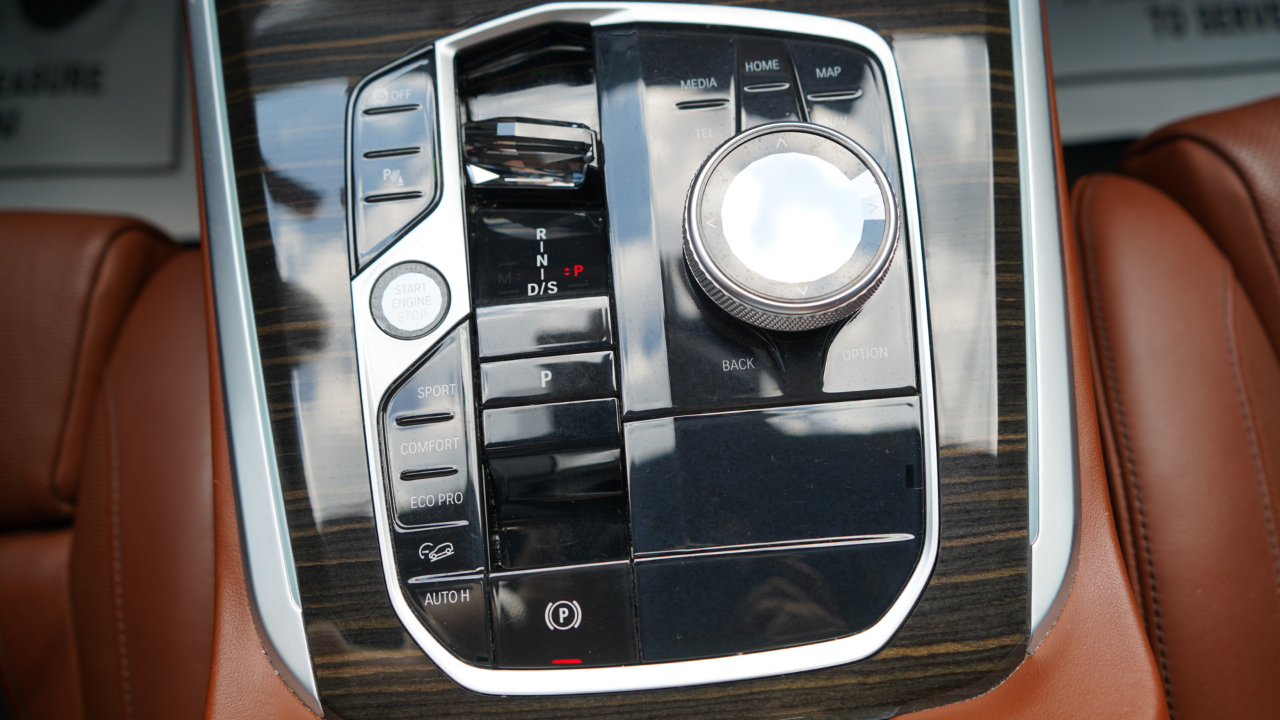 BMW X5 xDrive40i Sports Activity Vehicle 2024