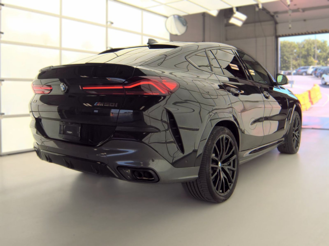 BMW X6 M50i Sports Activity Coupe 2021