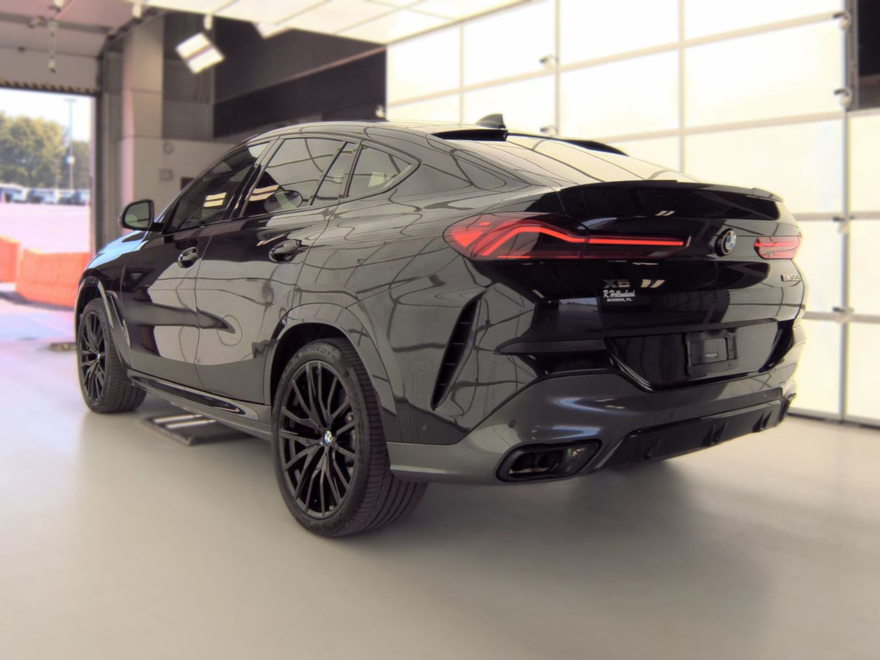 BMW X6 M50i Sports Activity Coupe 2021