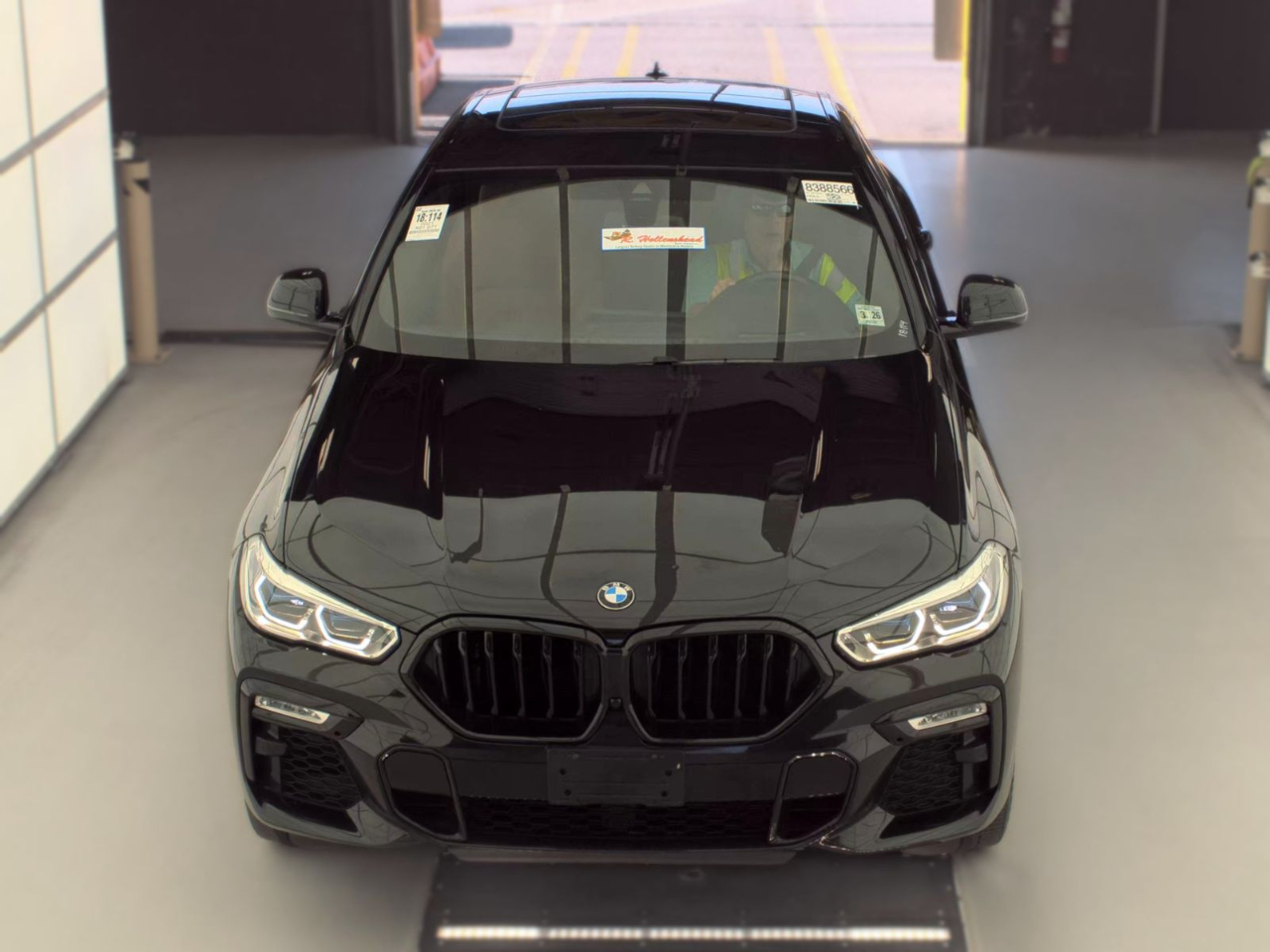 BMW X6 M50i Sports Activity Coupe 2021