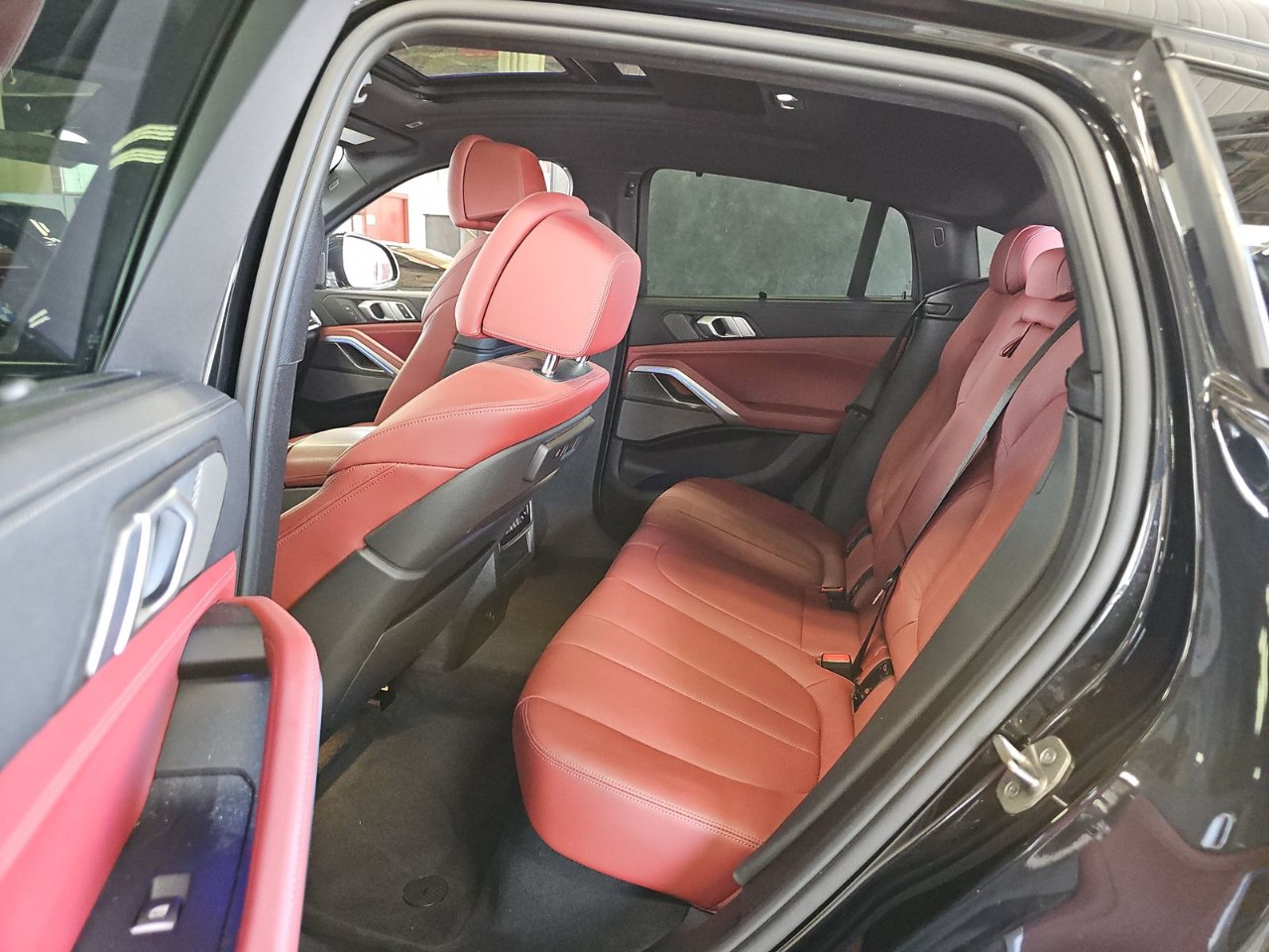BMW X6 M50i Sports Activity Coupe 2021