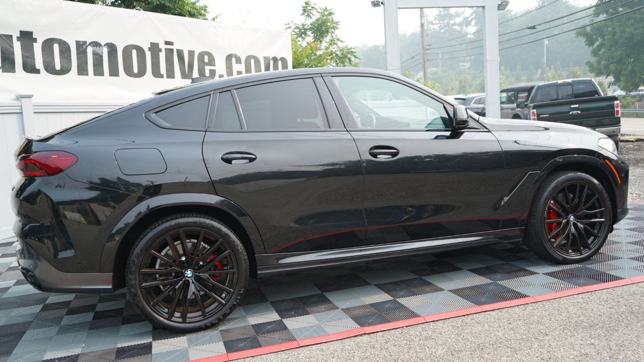 BMW X6 M50i Sports Activity Coupe 2021