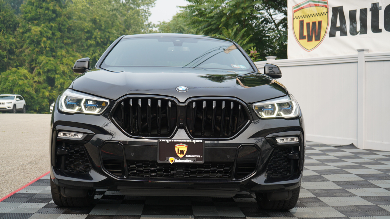BMW X6 M50i Sports Activity Coupe 2021