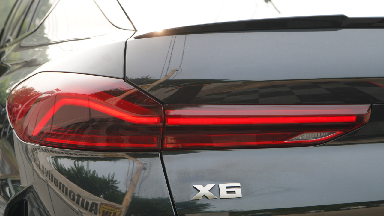 BMW X6 M50i Sports Activity Coupe 2021
