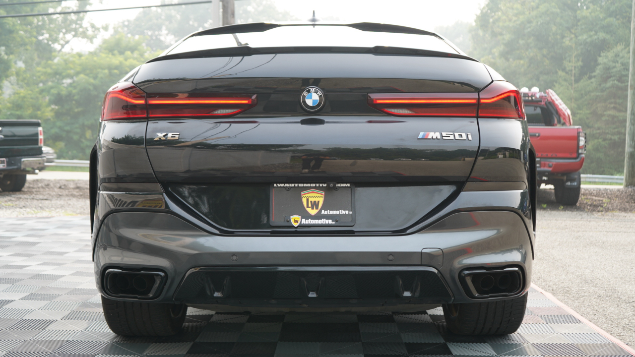BMW X6 M50i Sports Activity Coupe 2021