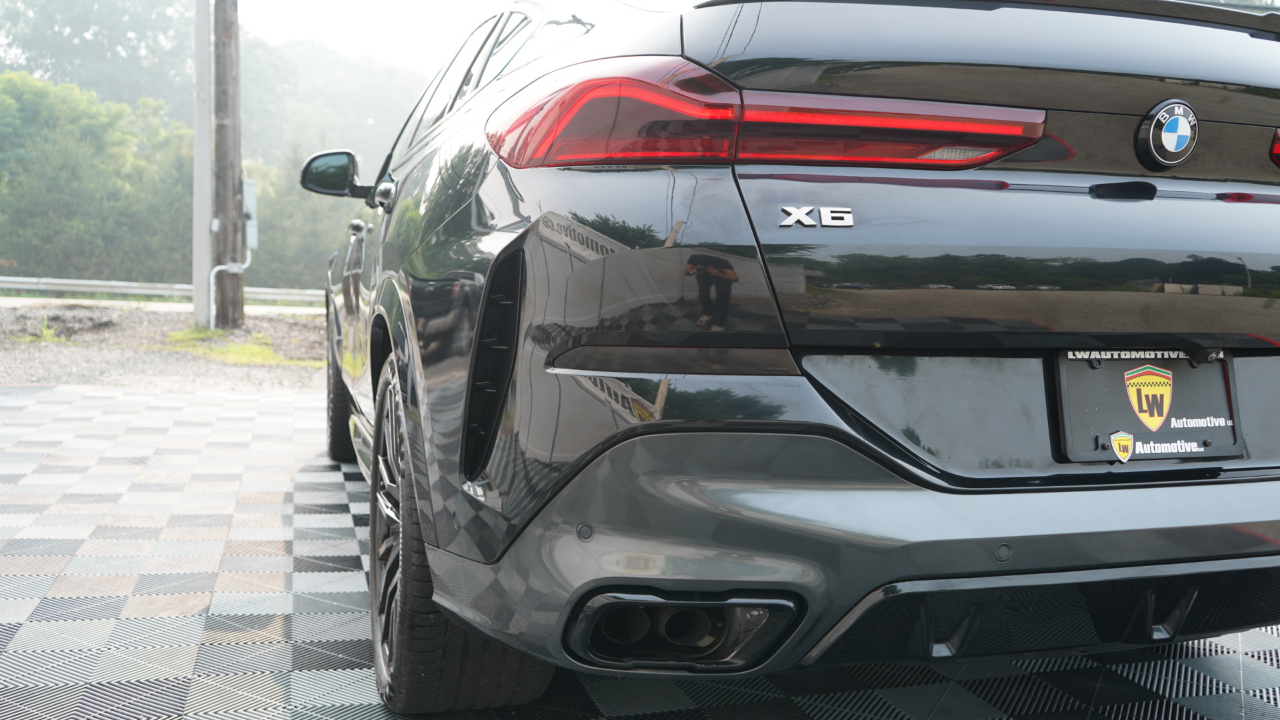 BMW X6 M50i Sports Activity Coupe 2021