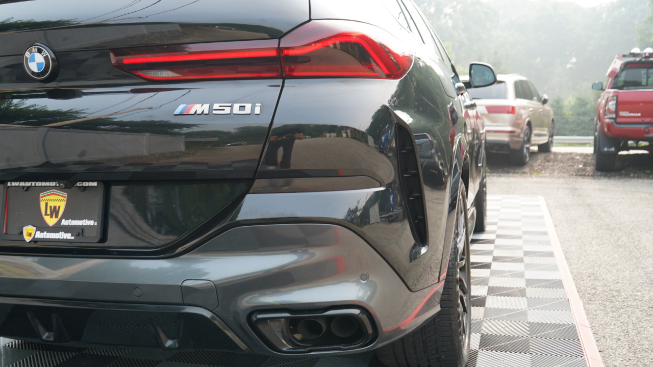 BMW X6 M50i Sports Activity Coupe 2021