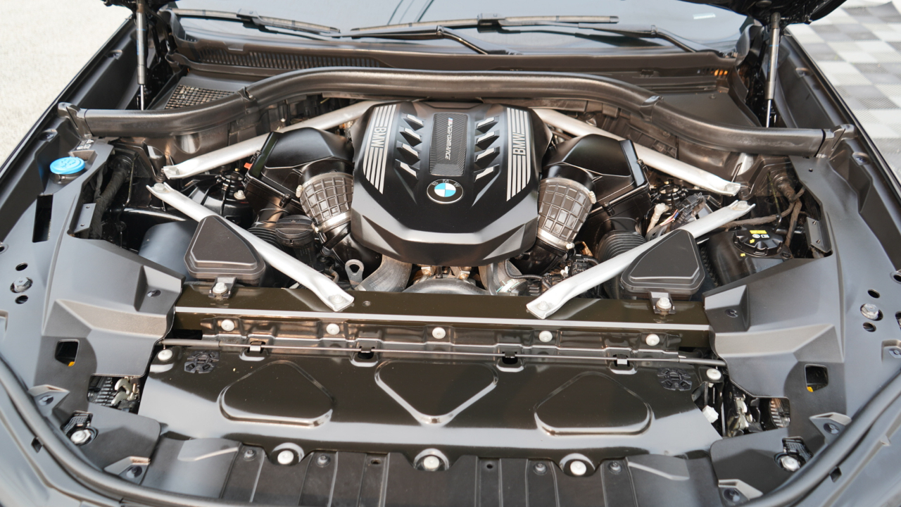 BMW X6 M50i Sports Activity Coupe 2021