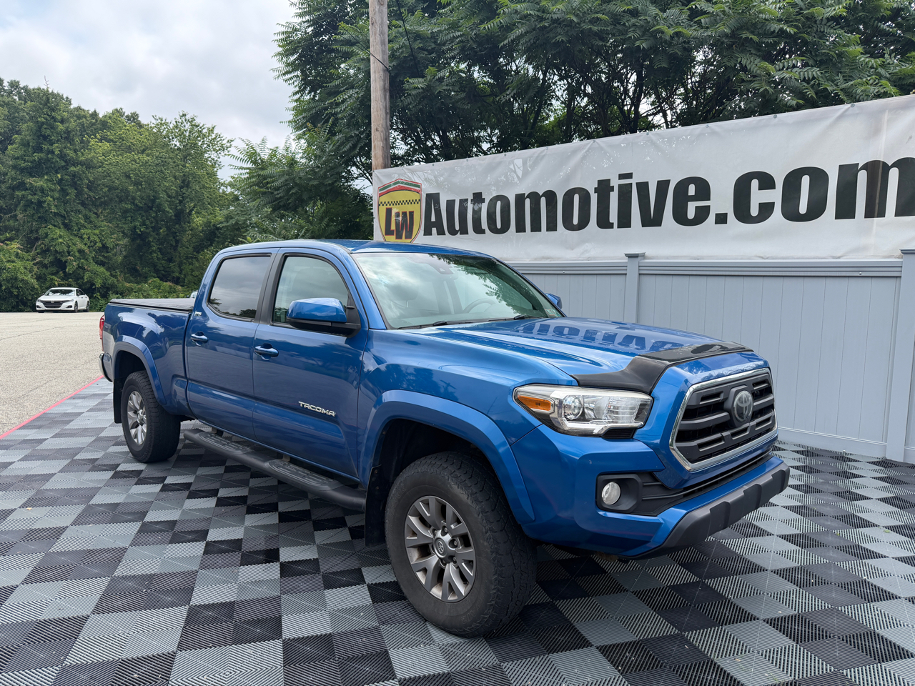 Toyota Tacoma SR5 Double Cab 6' Bed V6 4x4 AT (Natl) 2018