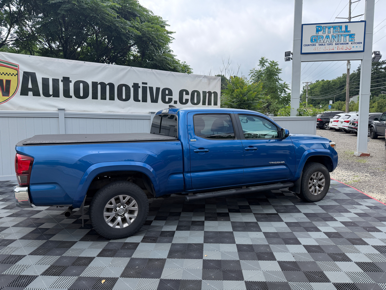 Toyota Tacoma SR5 Double Cab 6' Bed V6 4x4 AT (Natl) 2018