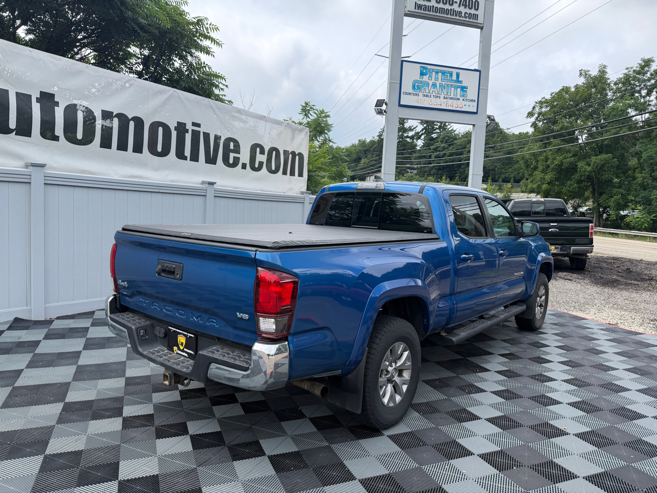 Toyota Tacoma SR5 Double Cab 6' Bed V6 4x4 AT (Natl) 2018