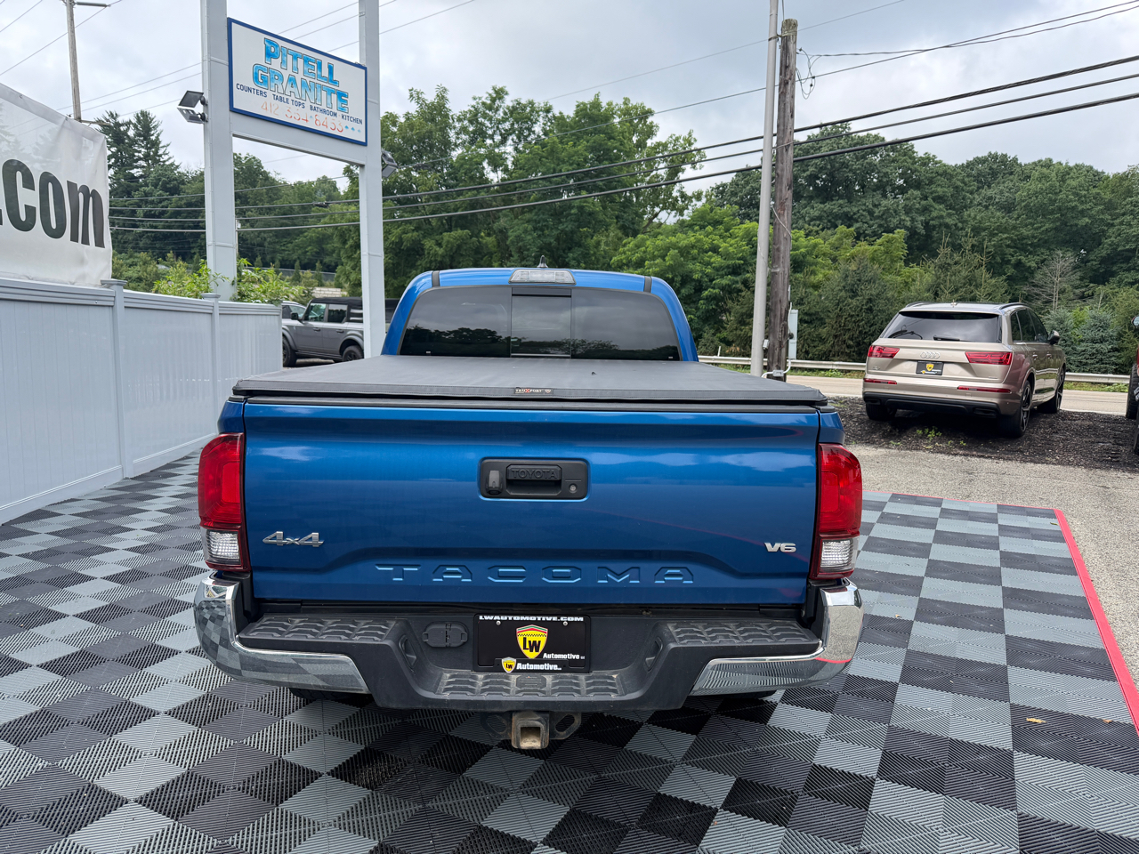 Toyota Tacoma SR5 Double Cab 6' Bed V6 4x4 AT (Natl) 2018